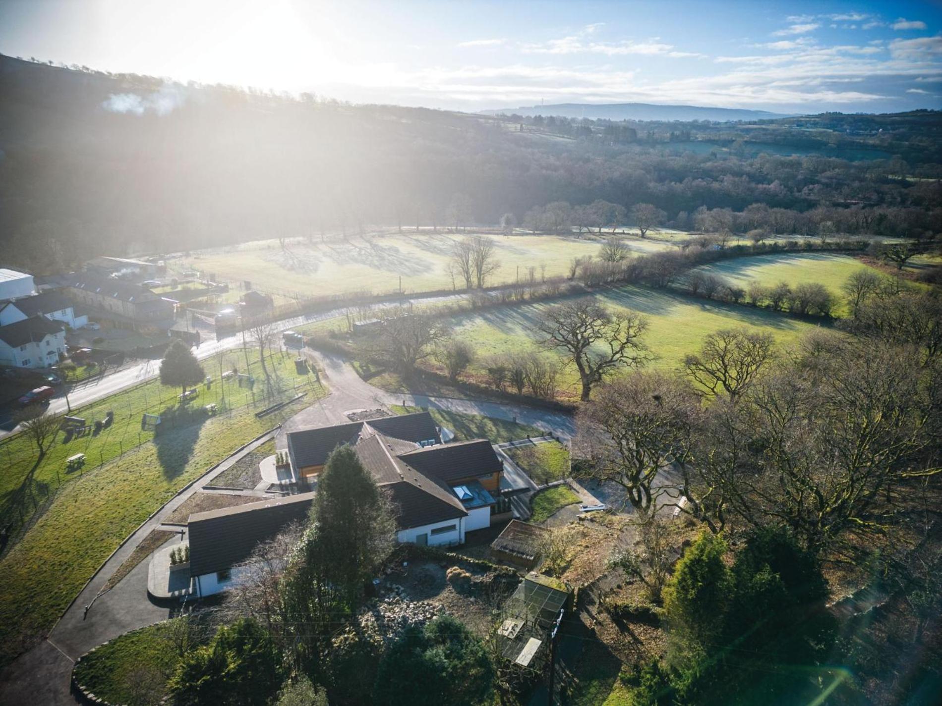 Suite 6 - Sleeping Giant Hotel - Pen Y Cae Inn Brecon Eksteriør bilde